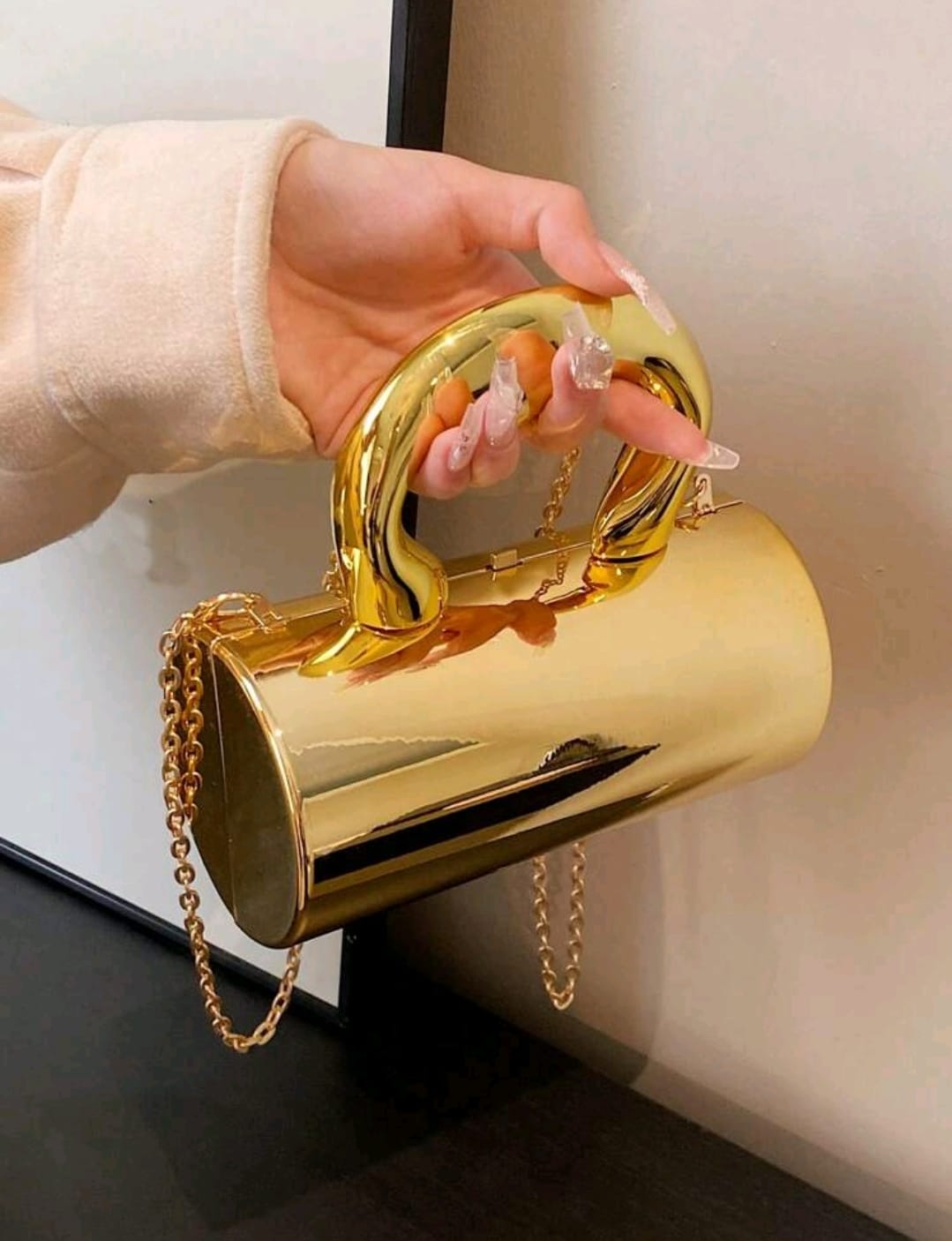 Metallic Clutch